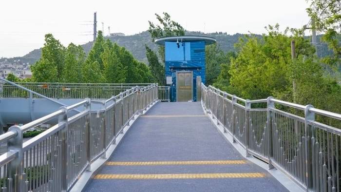 泉城再添“空中走廊”，济南4座人行天桥“五一”前正式启用