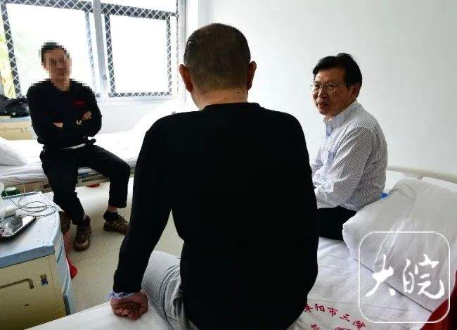 安徽首例植入“戒酒芯片”患者出院,笑称“感觉看到酒和白开水没啥两样了”