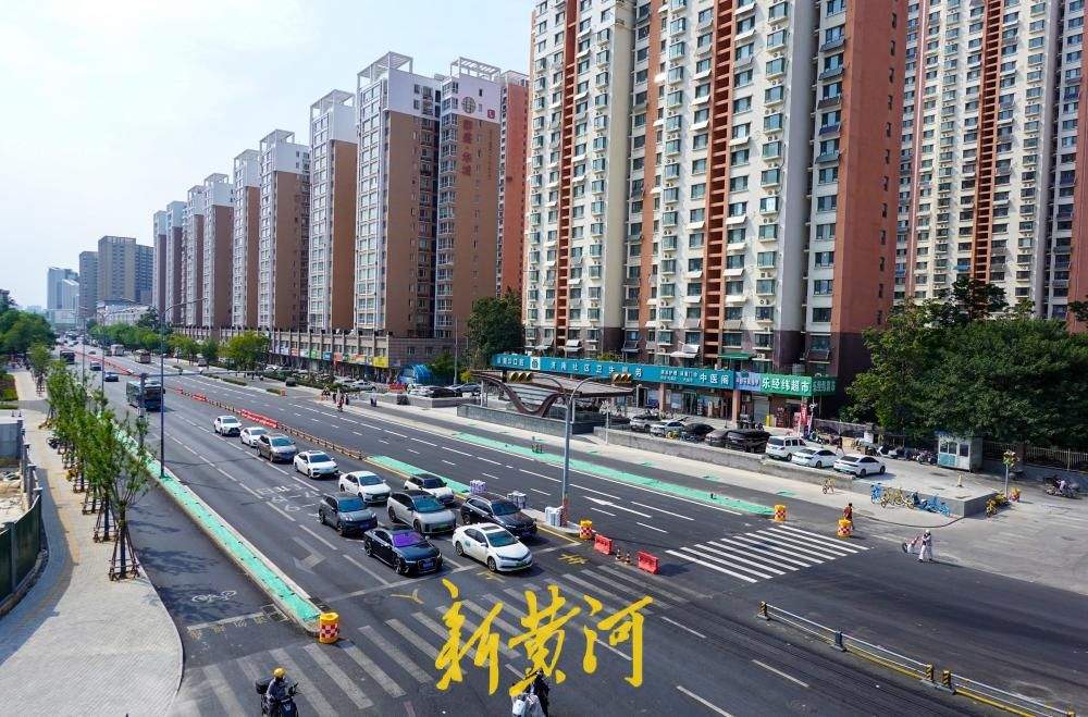地铁施工围挡逐步拆除，济南经一路快车道上新
