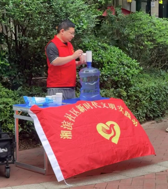 长沙奶爸带小区百余名孩子晨跑三年，最多时超200人