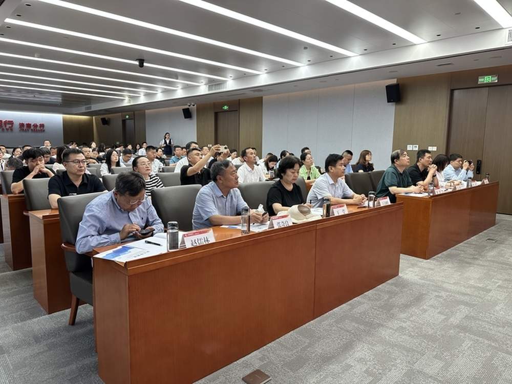 不讲虚话只谈实战!济南企业家活动日聚焦“出海”,拆解全链路“硬骨头”