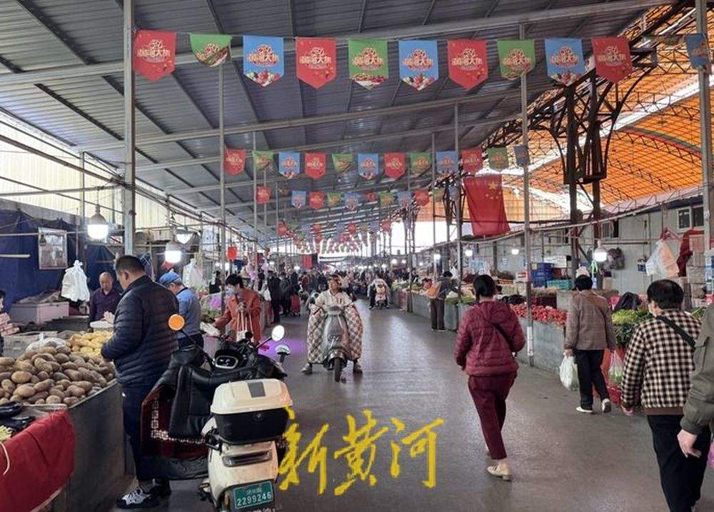 香椿价格大幅下降,市民实现“香椿自由” 医生建议每次食用不超过100克