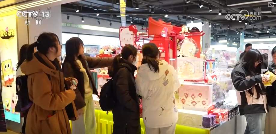 以“电影+”为纽带串联起消费互通 “观影+餐饮+购物”释放多元消费动能