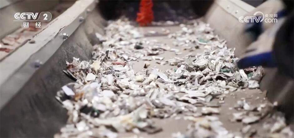 以旧换新正在掀起家电消费热潮 多举措助力旧家电“变废为宝”