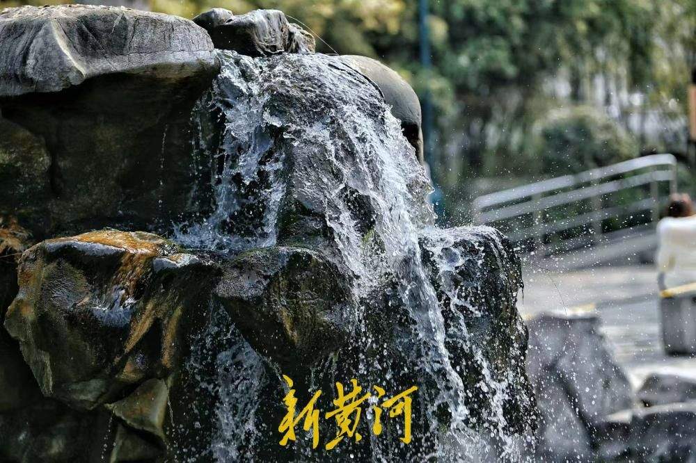 春日泉涌，“月牙飞瀑”胜景已持续近200天