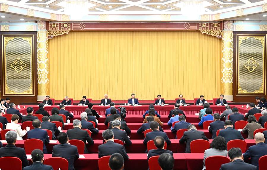 习近平：现在我们更多要解决战略性短缺的问题