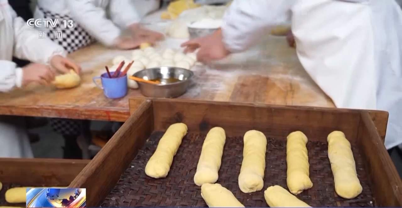 各类面食节前热卖！样式多样寓意好 畅销款三天订出5000单