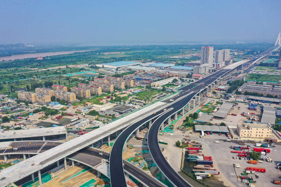 济南零点立交南北向主桥“牵手”，二环东路和新黄河大桥连为一体