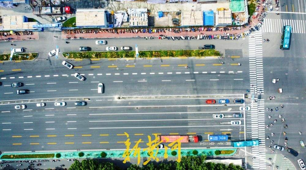 这段经十路实现双向12车道通行 恢复地铁建设前原貌