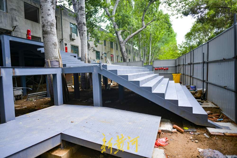 济南森林公园东侧新建出入口，连通农贸市场