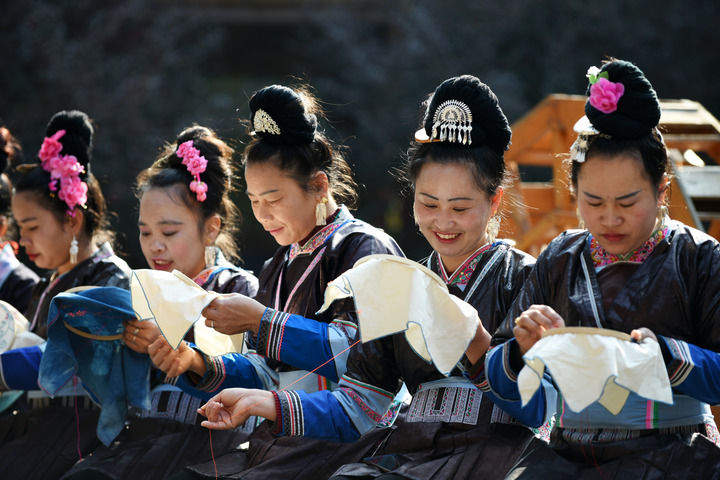 “每一位妇女都是时代的书写人、追梦的奋斗者”——以习近平同志为核心的党中央引领推动新时代妇女事业发展和妇联工作纪实