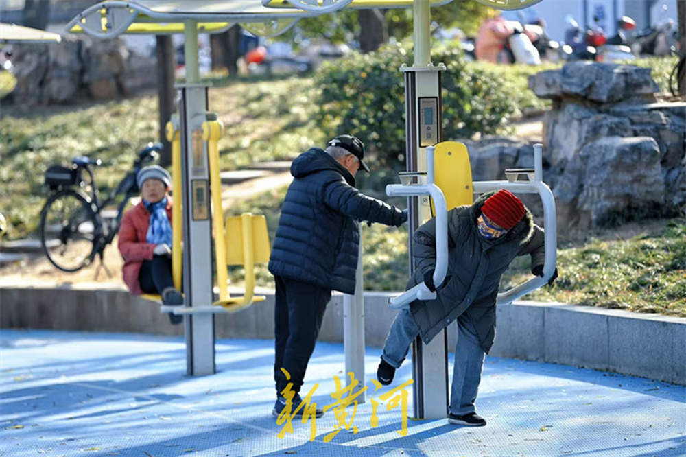 “三九天”泉城市民户外运动享受冬日暖阳
