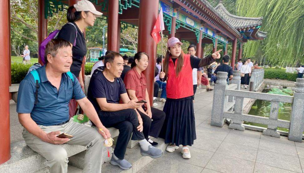 中秋、国庆双节期间,济南文旅志愿服务温暖泉城