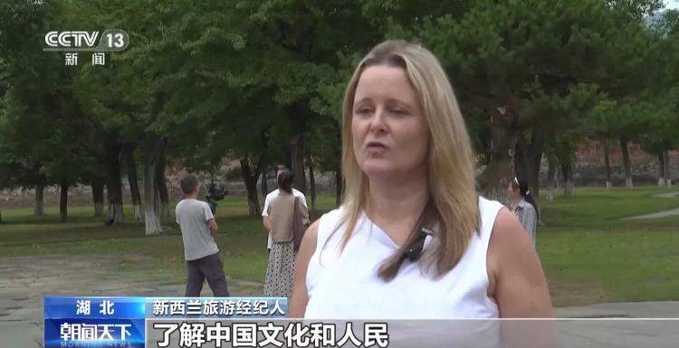 中国景区“长”满外国人！中国“City Walk”走起