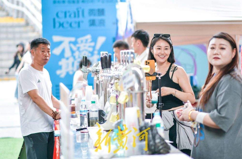 商场里的露天市集 “饮”燃夏日消费新热点