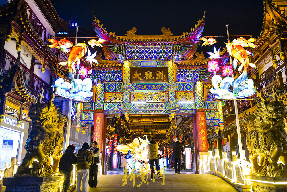 花灯展点亮百年商埠 泉城夜色再添国风新韵