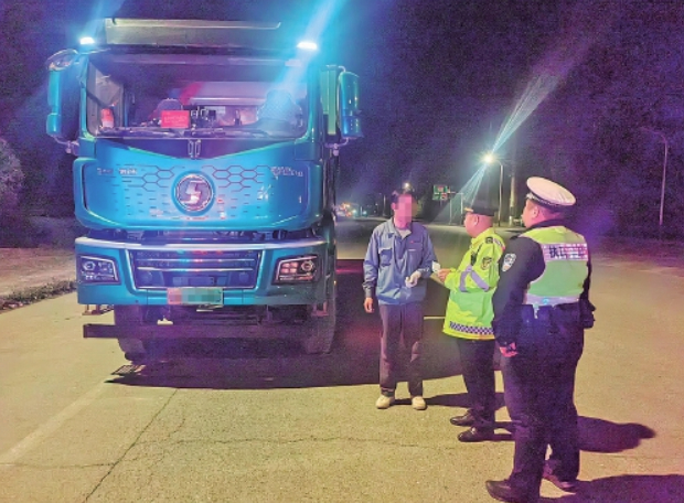 金秋亮剑 守护万家灯火——济南交警纵深推进秋冬季交通安全百日攻坚行动