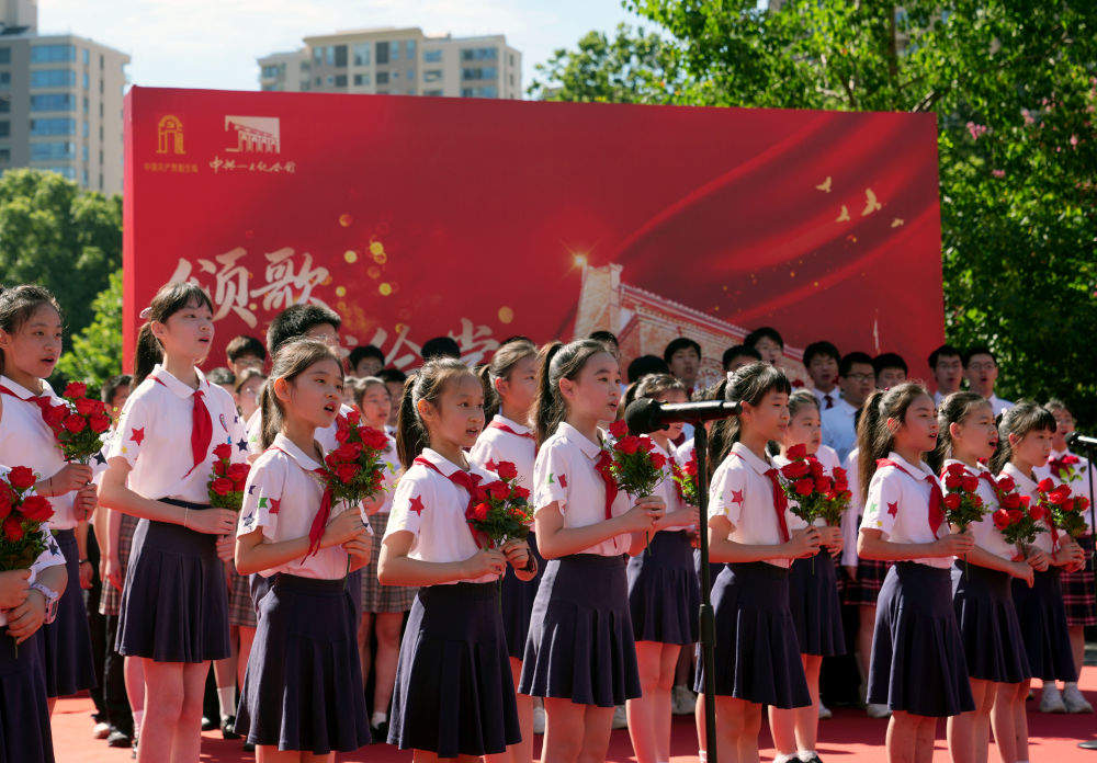 习近平总书记的深情寄望鼓舞新时代少年儿童成长成才