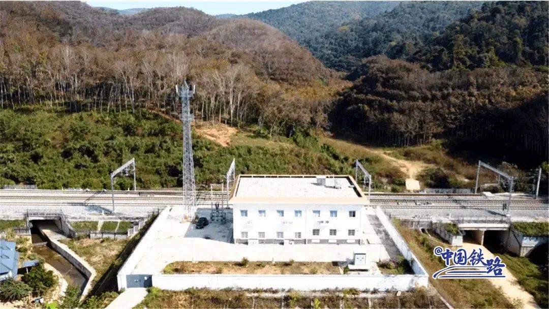 龙年大吉!“龙”字号车站送上祝福