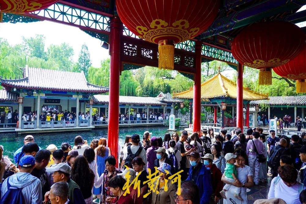 趵突泉公园全面取缔未经允许商拍，泉畔赏泉体验再升级