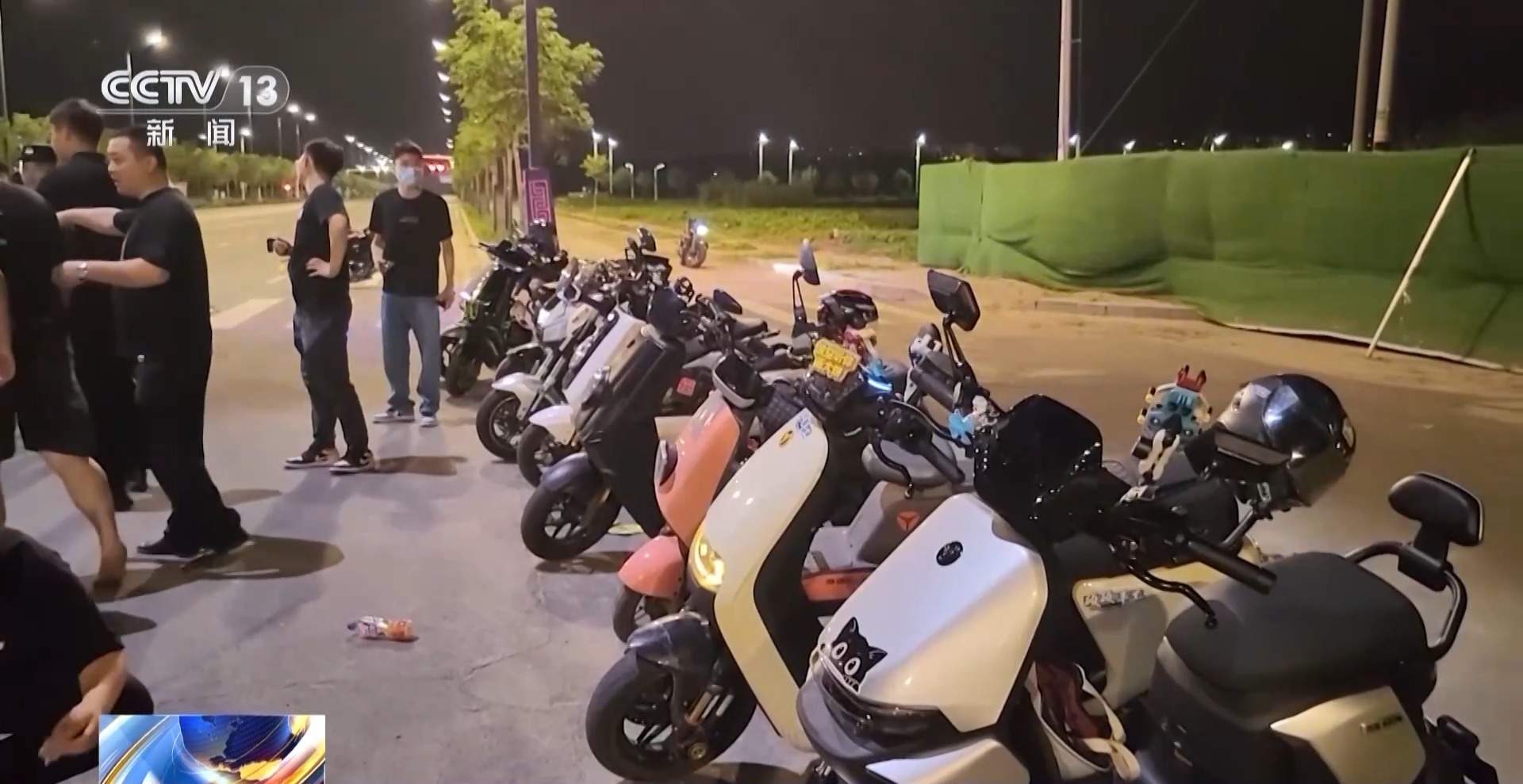 男子高调炫耀改装摩托并非法加装 警方依法查处