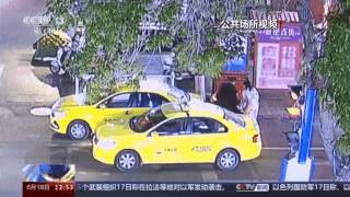 乘客“耍酒疯” 殴打出租车司机?警方:抓!