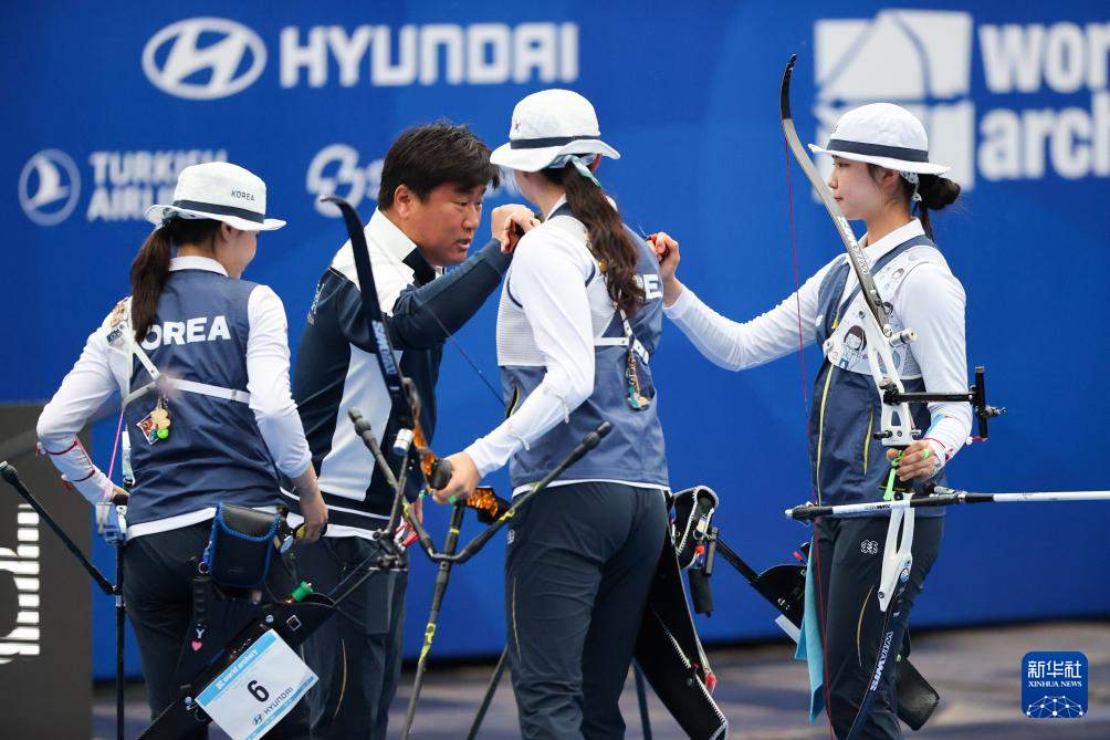 世界杯赛上海站：中国队夺得女子反曲弓团体赛冠军