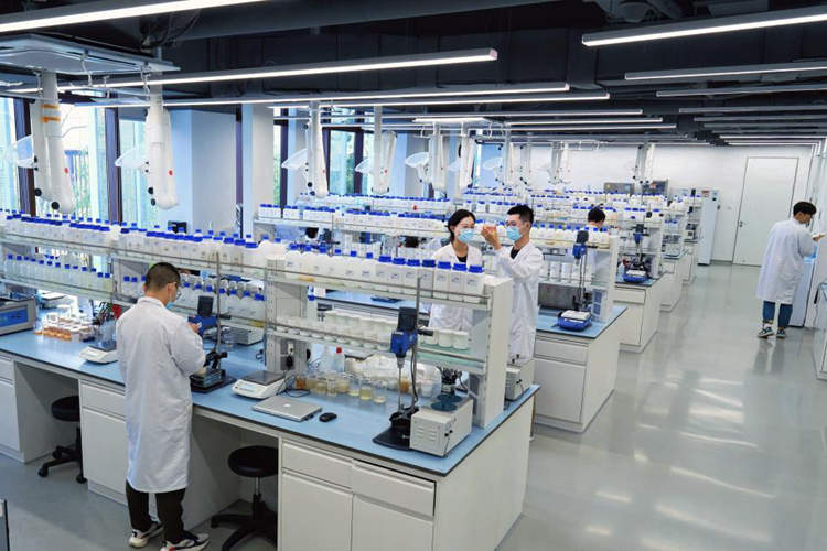 美妆市场加速洗牌