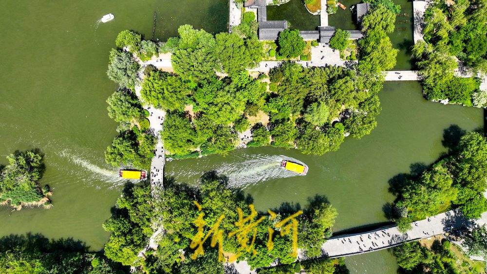 一年四季 泉在济南｜春雨后迎湛蓝通透天，泛舟明湖感受诗情画意