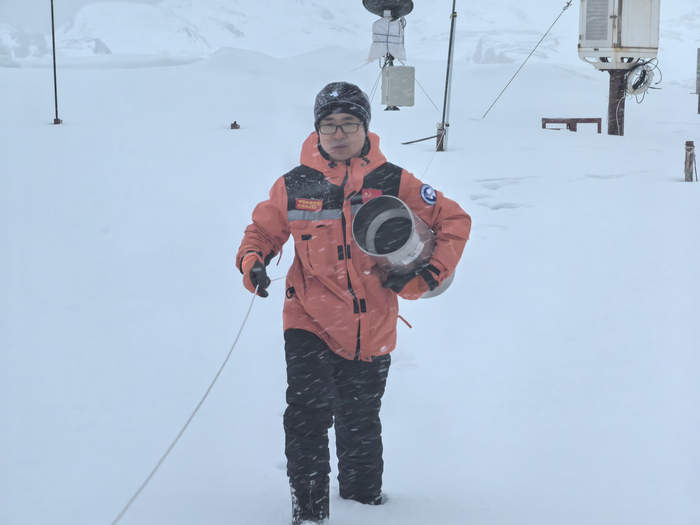 冰原上的375个日夜：一位济南气象人在南极的守望