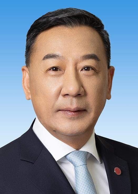 中国人民大学党委书记张东刚入驻小红书，一天发两条动态涨粉1.5万，媒体称“首开先河”