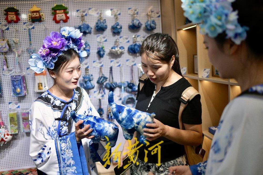 一年四季 泉在济南丨期待已久的“雨荷馆”，惊艳亮相济南大明湖西岸