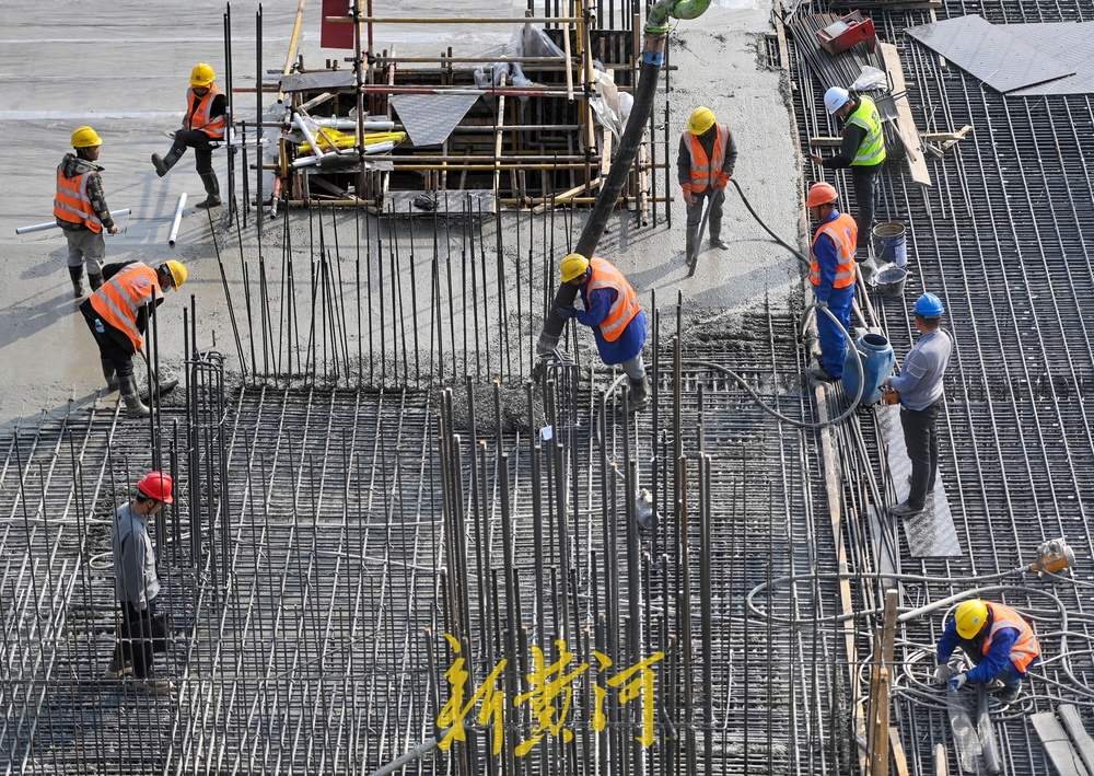 记者直击：济滨高铁建设现场火热 2026年底通车可期