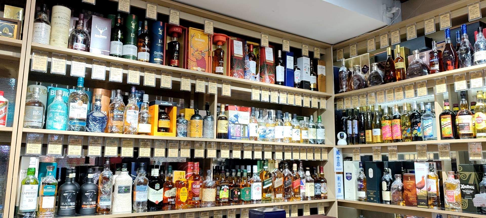 威士忌“图书馆”惊现济南商场！天天好酒藏了2000+种，从口粮到收藏级一网打尽 