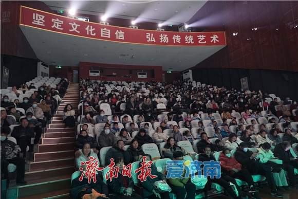 非遗莱芜梆子：台前戏腔燃 幕后匠心守