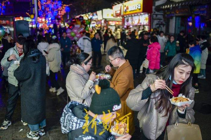 “泉”在济南过大年｜春节假期济南美食街人气爆棚