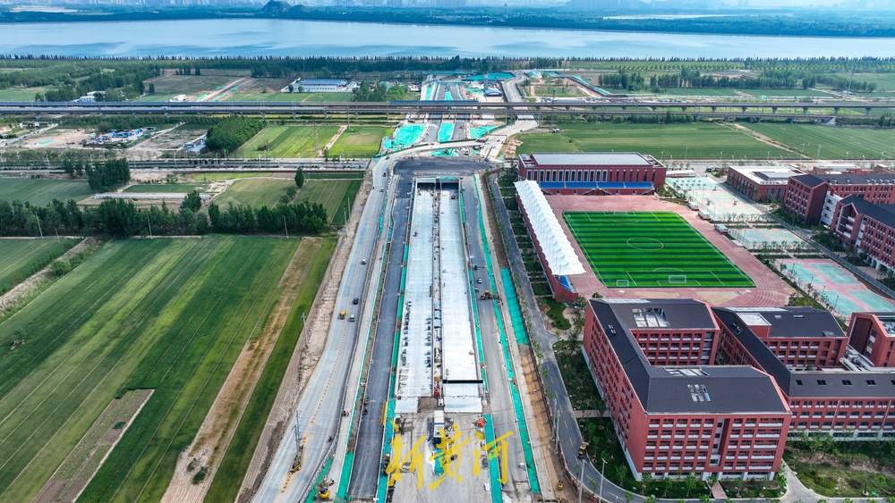 济南济泺路穿黄北延隧道有新进展，北端出入口已初具规模