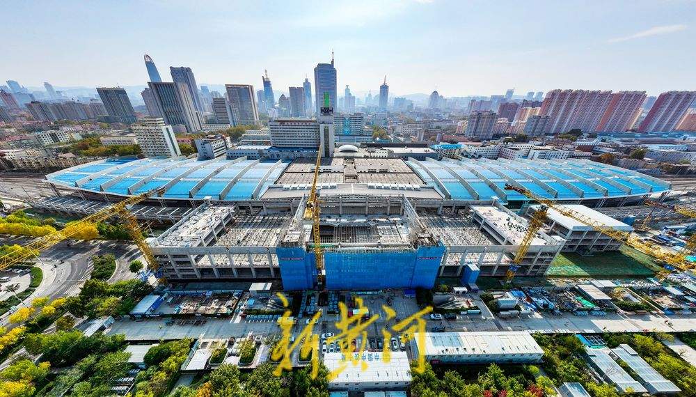 济南火车站北站房呈现雏形，新建站台与“老站”连通 