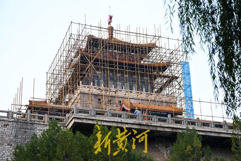 整体修缮保护！解放阁披上钢架外衣