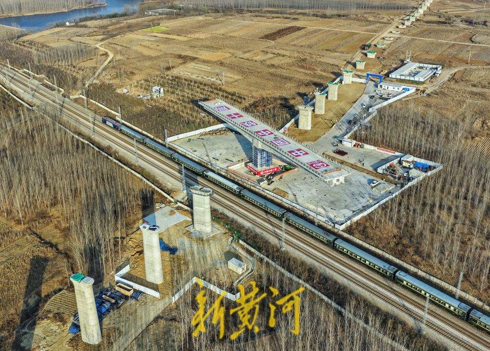 潍宿高铁潍坊至日照段首座T构转体成功