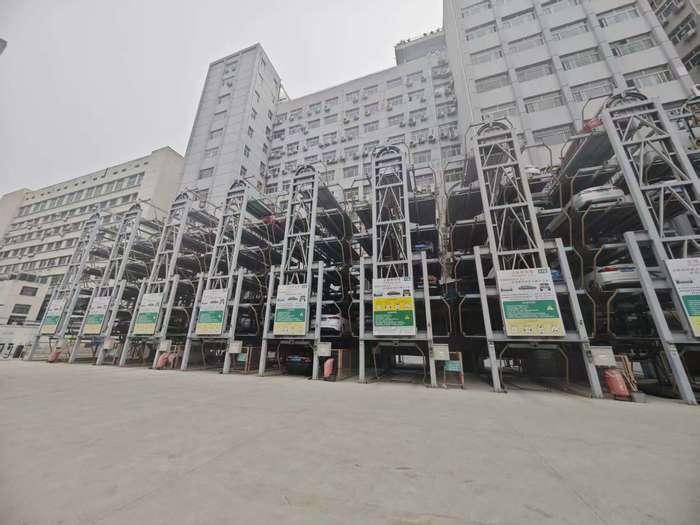 闲置、停摆，立体车库为何多数不受待见？记者调查：停车难、取车慢，适合新能源车辆停放的更罕见