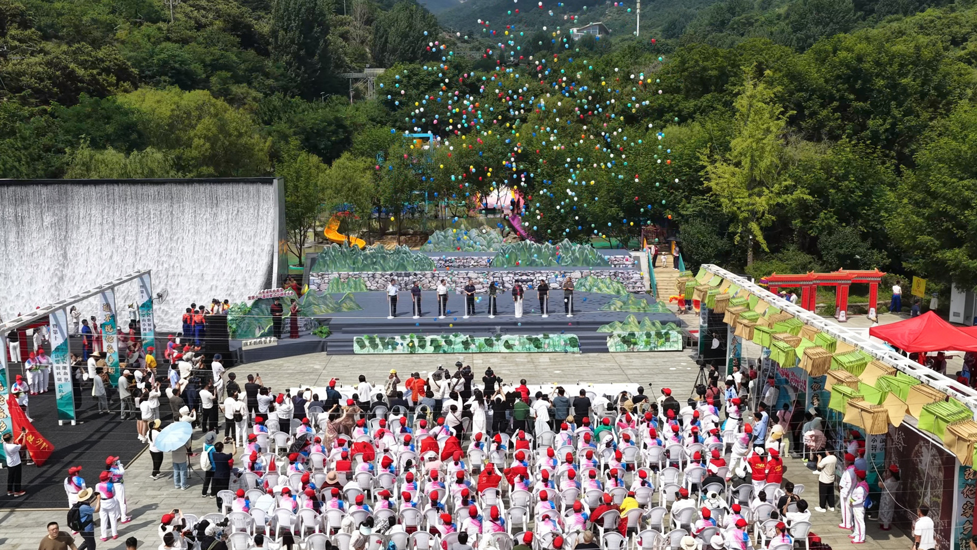 一曲乡音颂沂蒙 十载景区惠万家 “谁不说俺家乡好”第十一届沂蒙山小调音乐会 在费县天蒙景区启幕