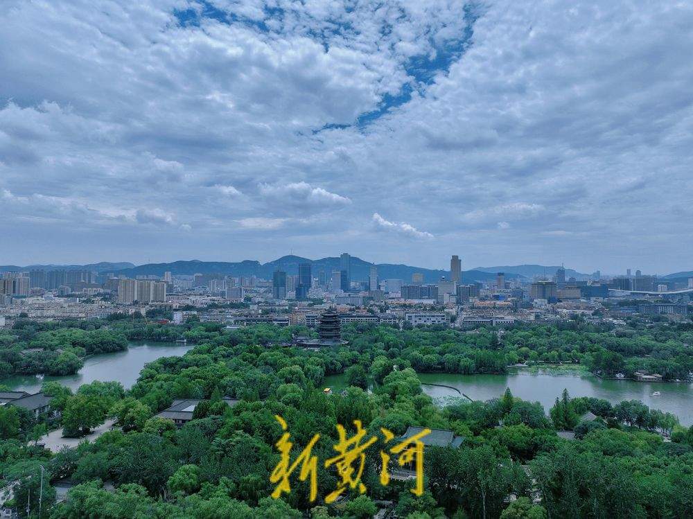 雨后泉城颜值高 蓝天白云治愈感满满