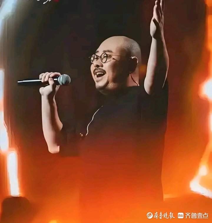 演唱会里的“爸妈”热：情怀消费引领银发经济新潮