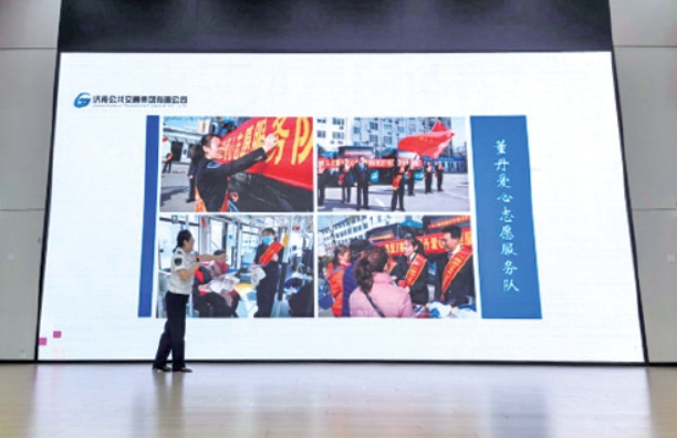 泉城反走私志愿服务形象大使讲“开学第一课”