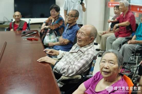 暖洋葱家庭教育公益行——践行教育初心，传承敬老美德