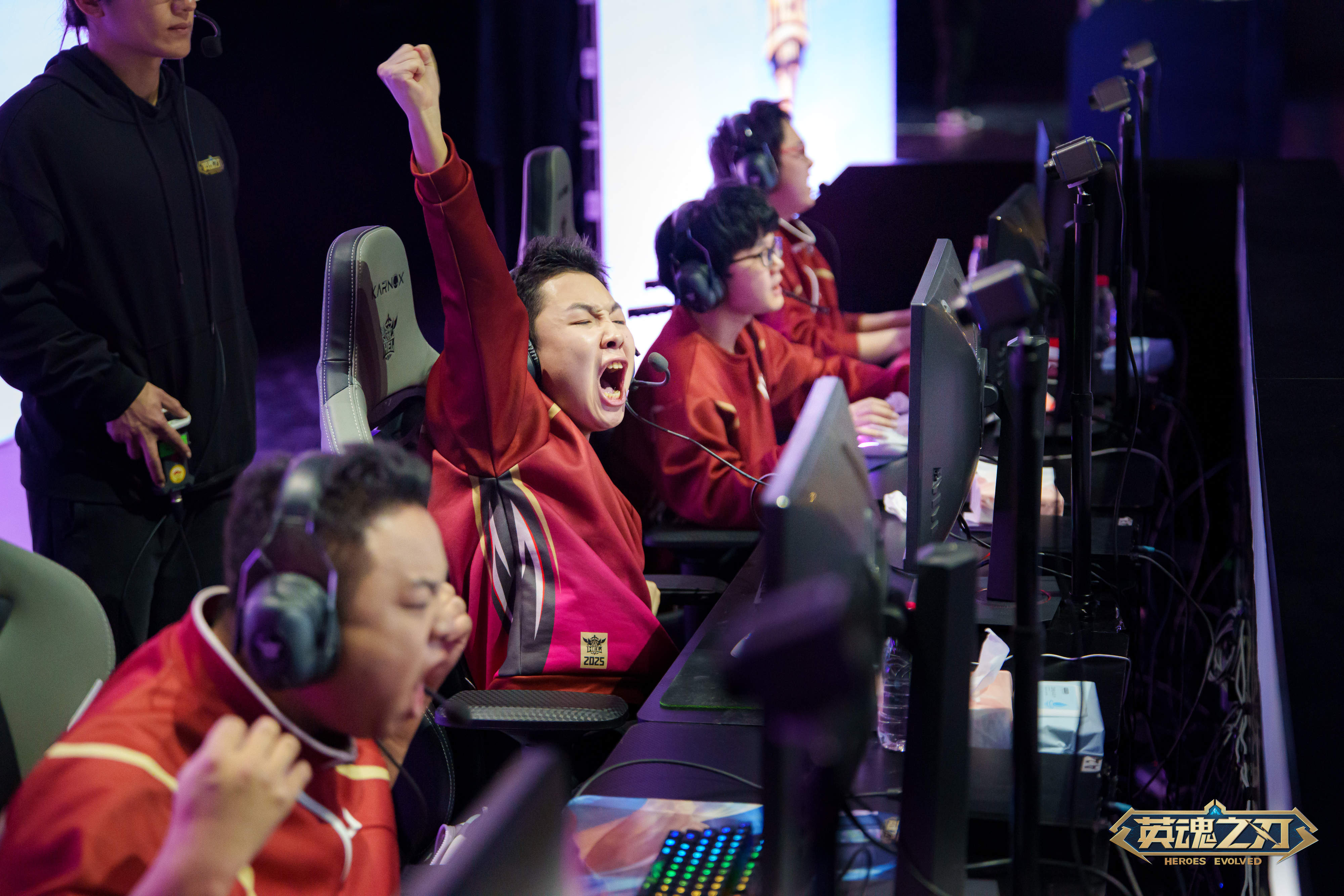 英魂之刃热血永不落幕！WDG力克YVT，总决赛全民见证巅峰时刻