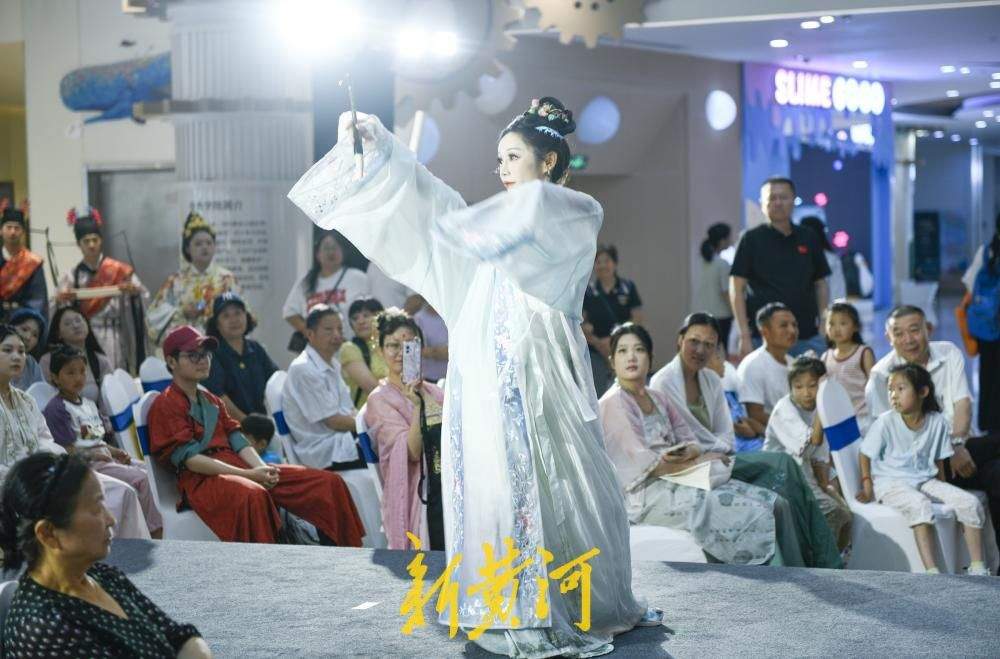 古乐悠扬华服流光，这场端午宋韵汉服秀太惊艳
