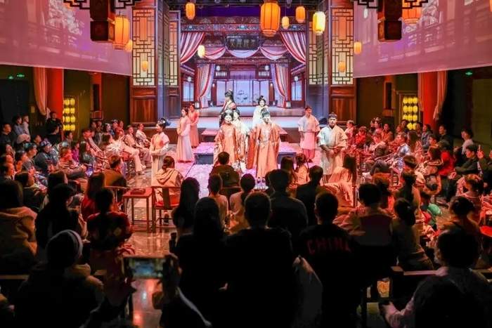 趵突泉灯会持续至正月二十，大明湖、五龙潭公园再延两周