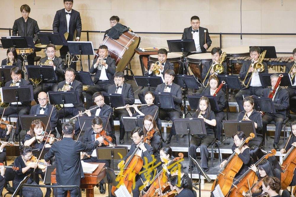 济南剧院迎来首场演出 奏响泉城之秋交响音乐会
